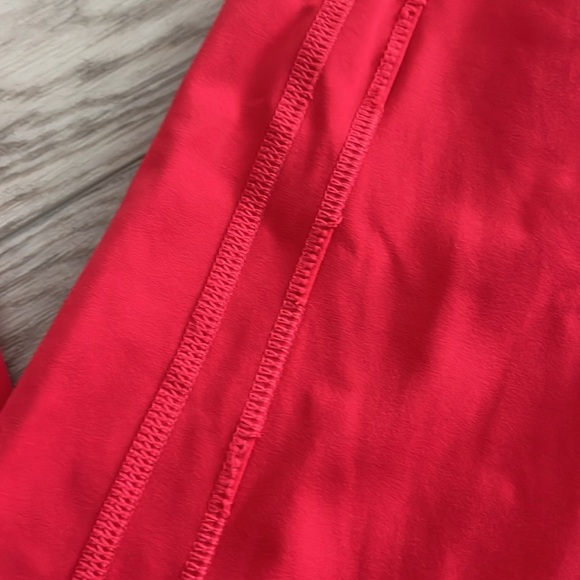 Alphalete Pulse Kinetic Leggings in Bright Coral Pink - Picture 4 of 6